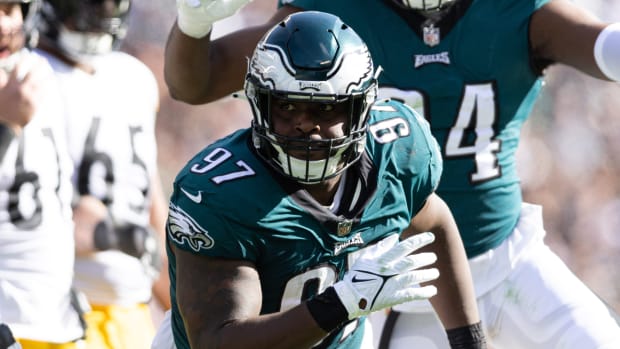 Eagles defensive tackle Javon Hargrave signed a free-agent deal with the 49ers.